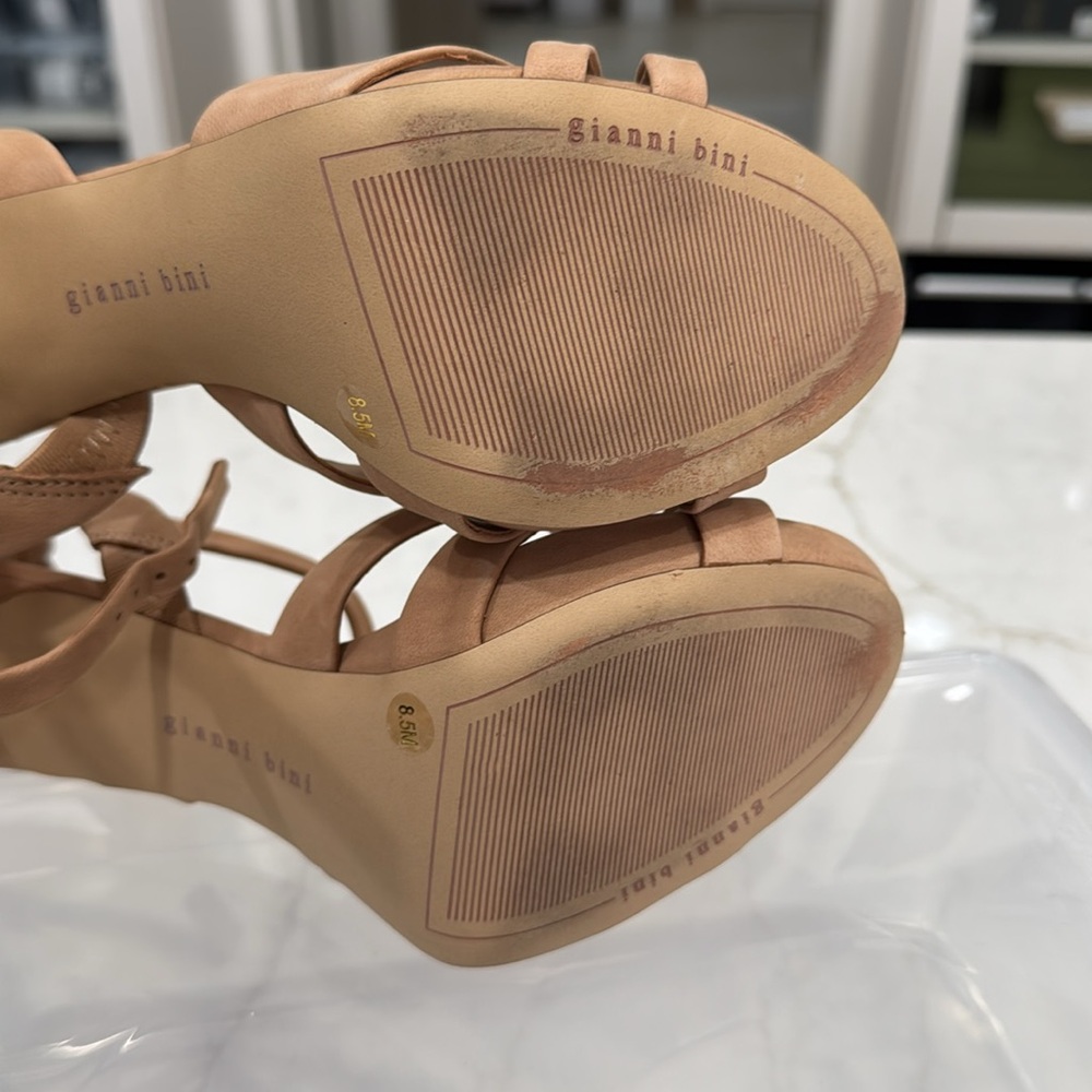 🍀Gianni Bini heels - Picture 4 of 5